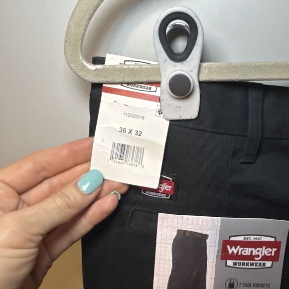 Wrangler Workwear Mens Black Relaxed Fit Cargo Pants 36x32 7 Pockets Durable - Picture 7 of 8